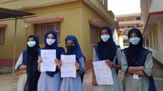 Muslim women students protest against Hijab Ban in Karnataka